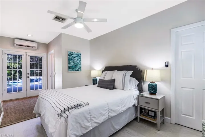 739 7th Ave N, Naples, Florida 34102