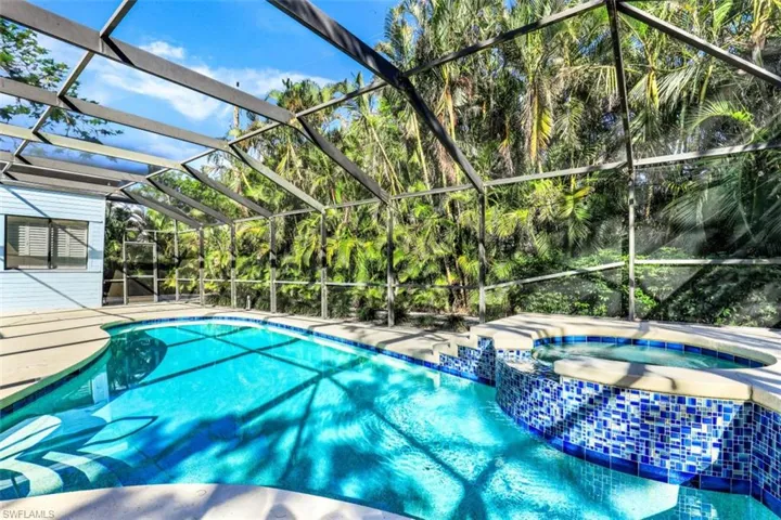 739 7th Ave N, Naples, Florida 34102