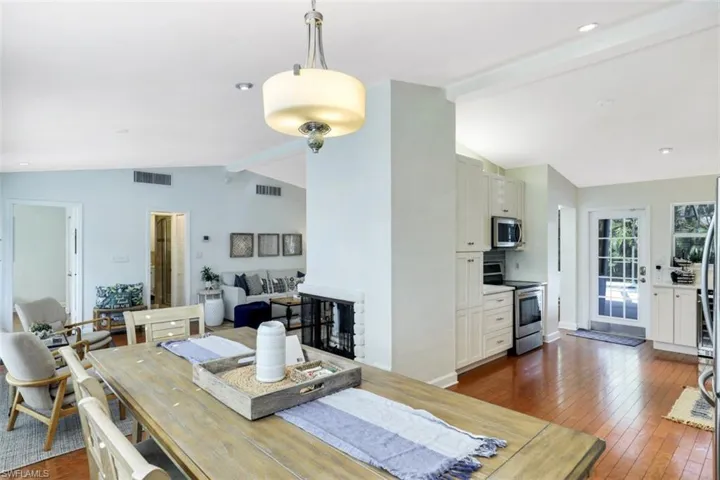 739 7th Ave N, Naples, Florida 34102
