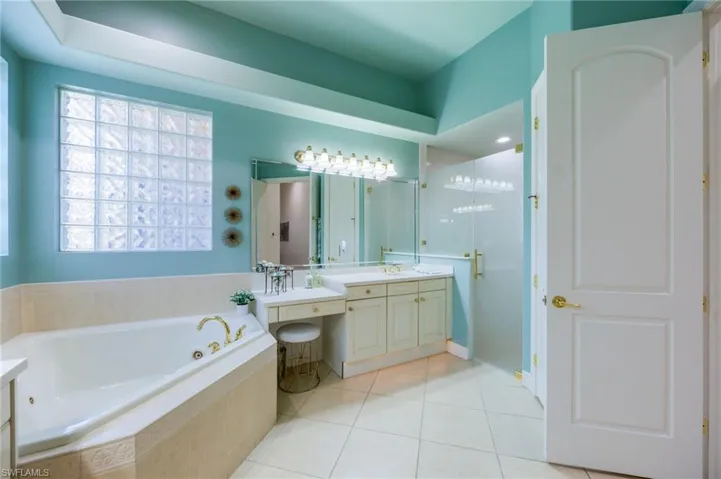 840 Villa Florenza Dr, Naples, Florida 34119