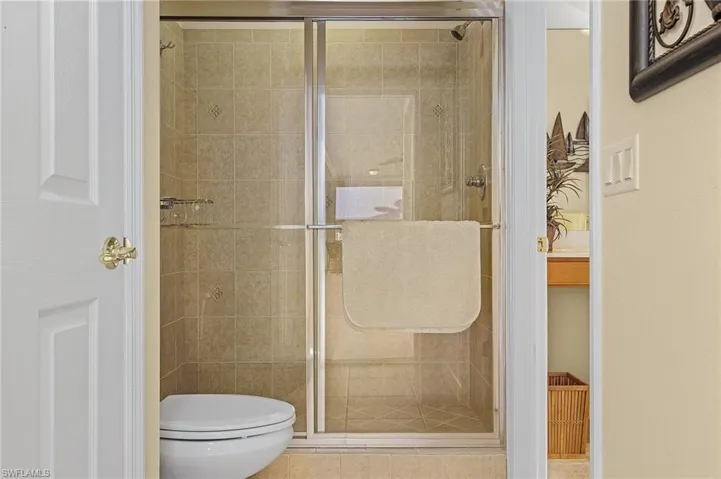 Guest Bedroom / Pool Bath