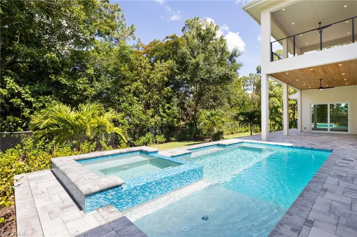 2854 Coach House Way, Naples, Florida 34105