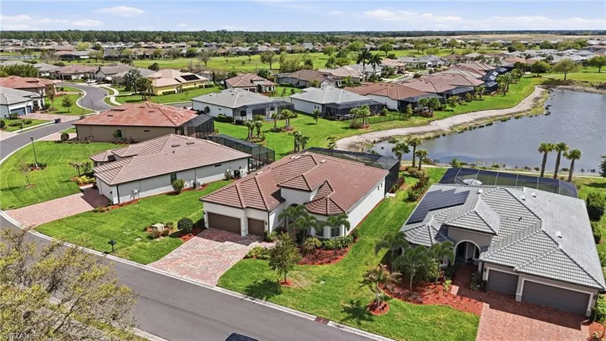 2961  Sagittaria  LN, Alva, FL 33920