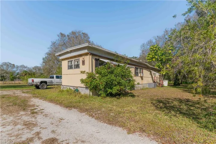 2426 + 2400  Phillips  RD, Labelle, FL 33935