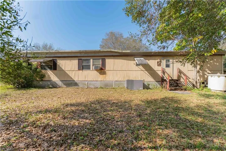 2426 + 2400  Phillips  RD, Labelle, FL 33935