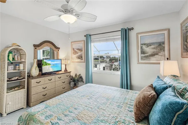 Queen # 2 bedroom nice size.