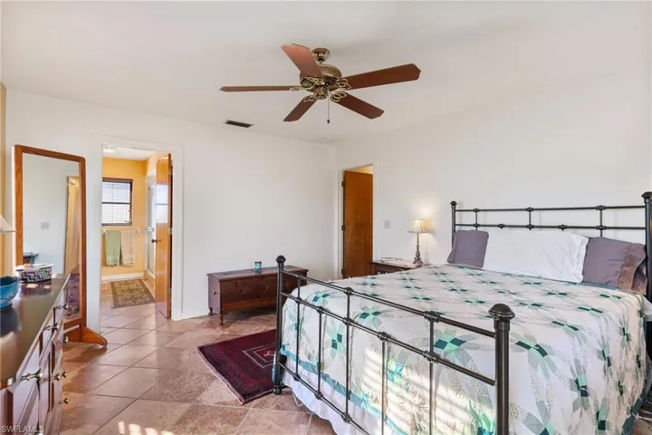 595 103rd Ave N, Naples, Florida 34108