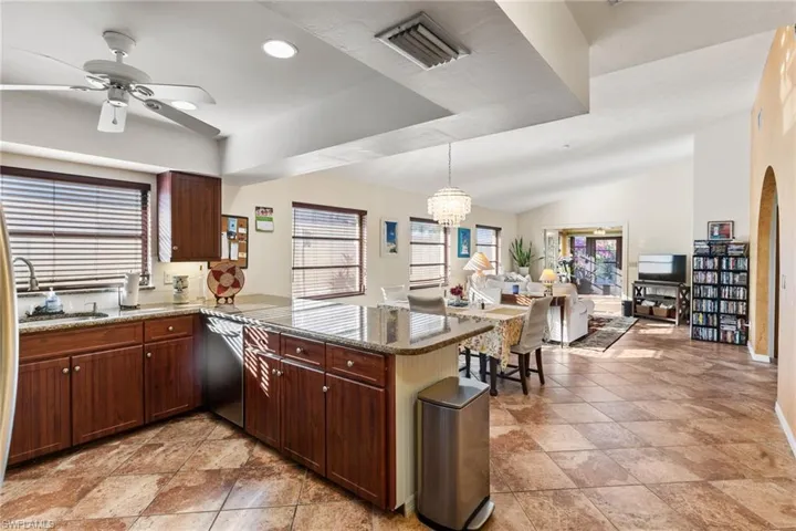 595 103rd Ave N, Naples, Florida 34108