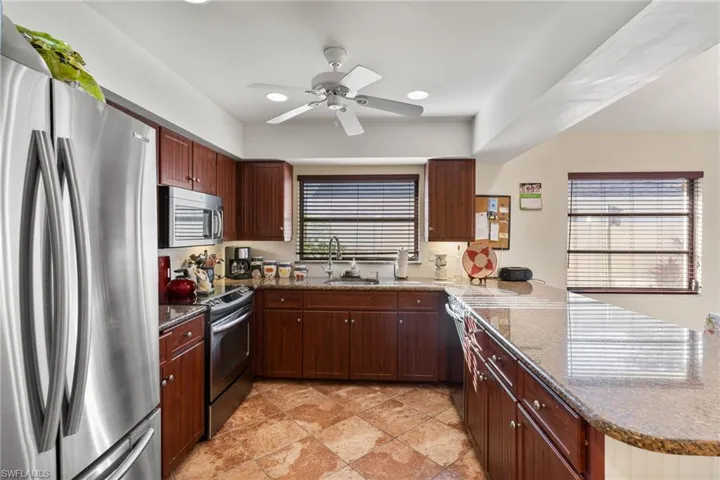 595 103rd Ave N, Naples, Florida 34108