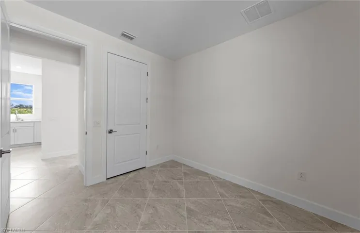 17321  Willow Tree  LN, North Fort Myers, FL 33917