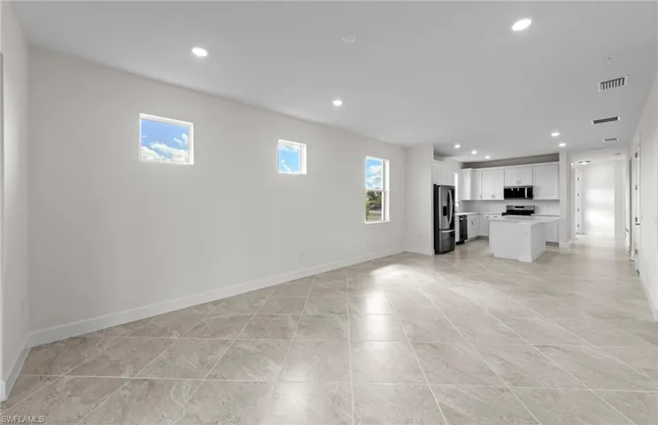17321  Willow Tree  LN, North Fort Myers, FL 33917