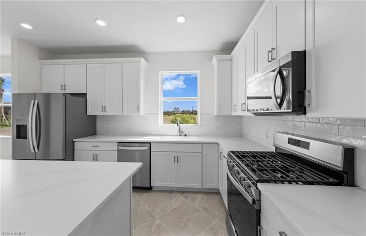 17321  Willow Tree  LN, North Fort Myers, FL 33917