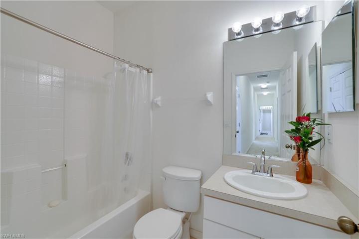 Guest Bathoom 1