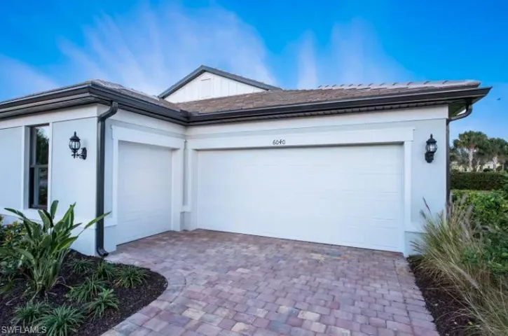 Optional side golf cart garage