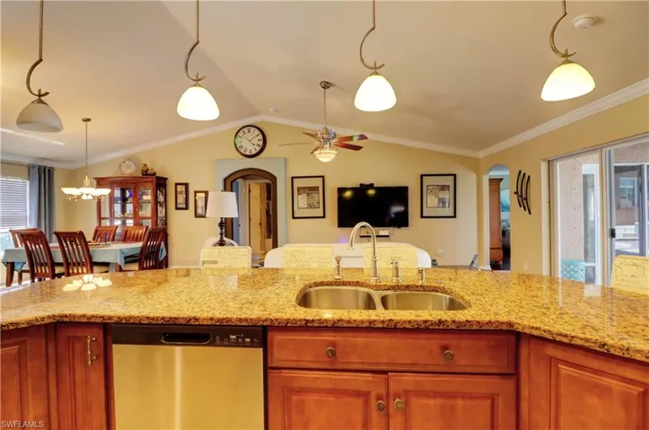 2031 NE 34th ST, CAPE CORAL FL 33909