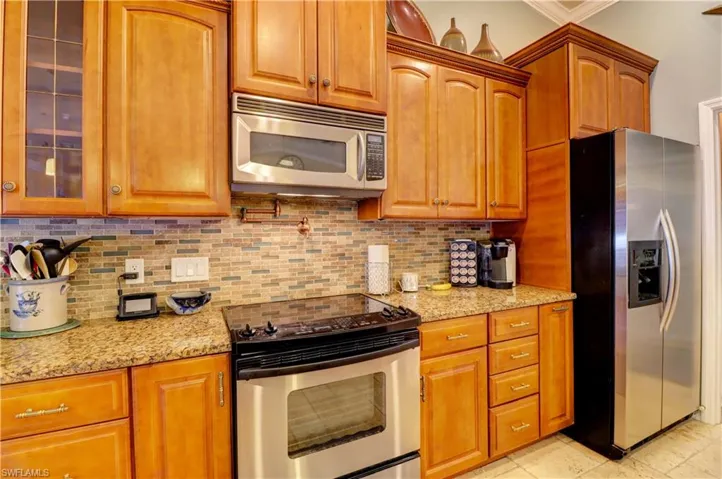 2031 NE 34th ST, CAPE CORAL FL 33909