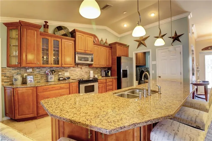 2031 NE 34th ST, CAPE CORAL FL 33909