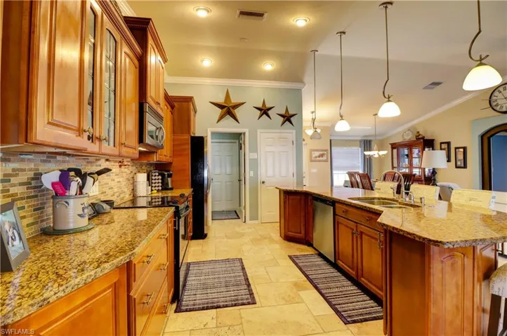 2031 NE 34th ST, CAPE CORAL FL 33909