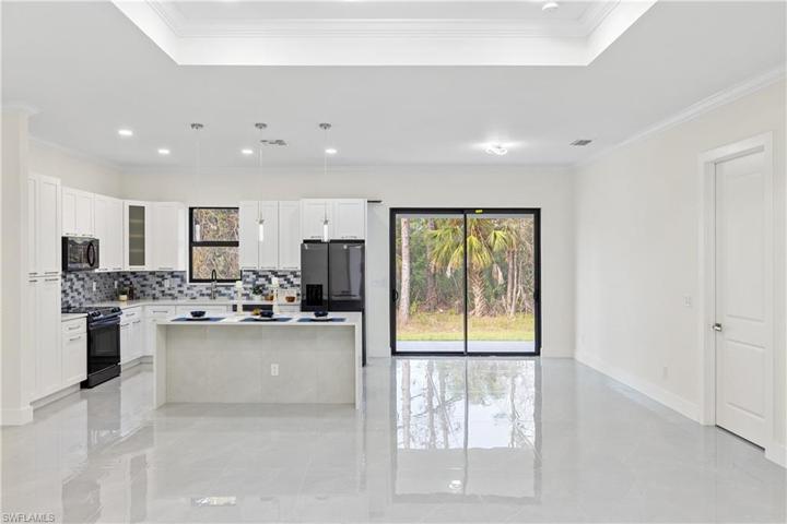 Kitchen and dining area.