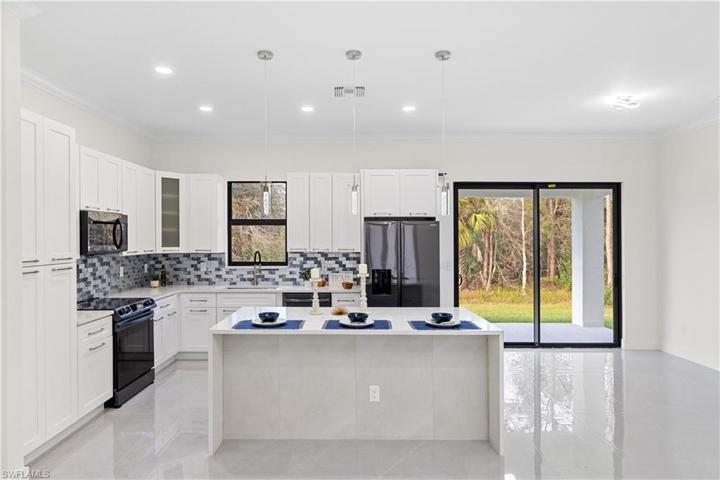 Kitchen and dining area.