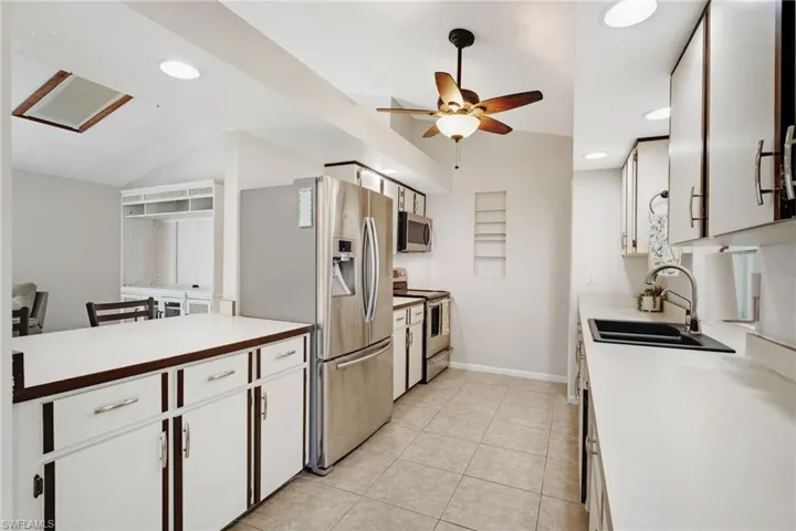 1010 SW 8th  CT, Cape Coral, FL 33991