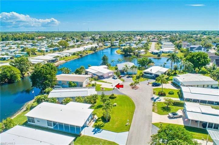 Aerial of home in Cul-de-sac