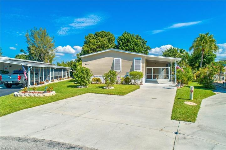 Front of House in Cul-de-sac