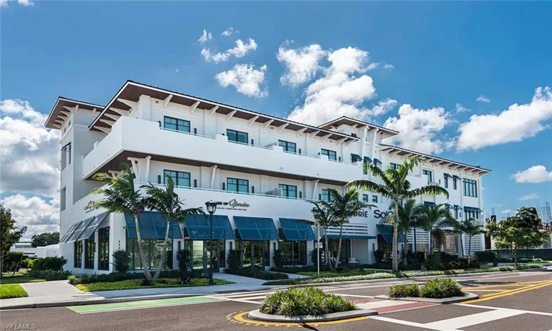 101  8th S ST, Naples, FL 34102