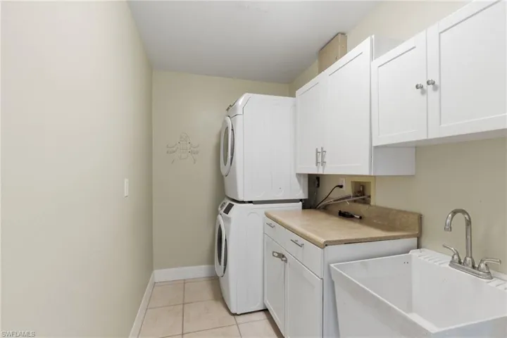 3803  Pelican  BLVD, Cape Coral, FL 33914