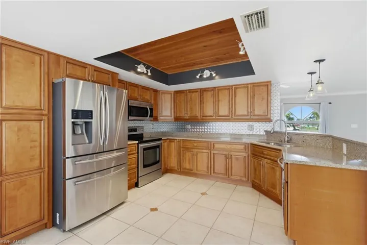 3803  Pelican  BLVD, Cape Coral, FL 33914
