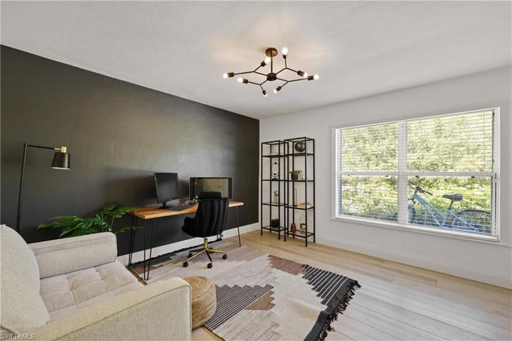 300  Country Club  DR, Naples, FL 34110