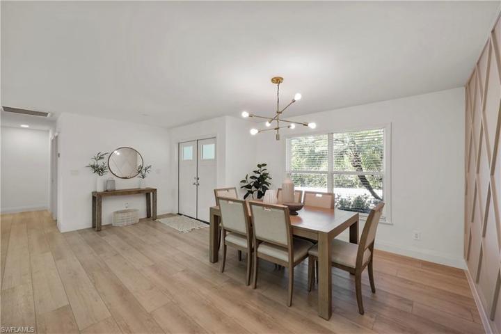 300  Country Club  DR, Naples, FL 34110