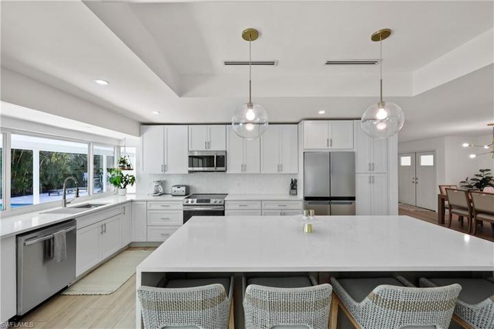 300  Country Club  DR, Naples, FL 34110