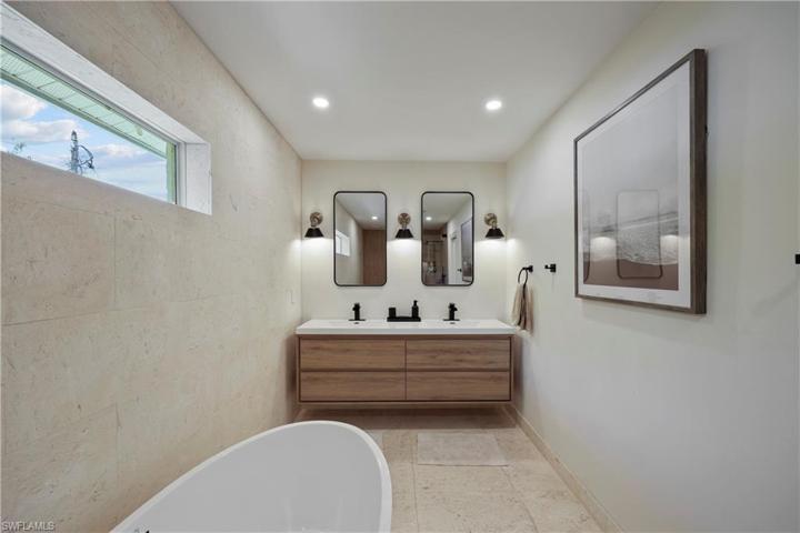 300  Country Club  DR, Naples, FL 34110