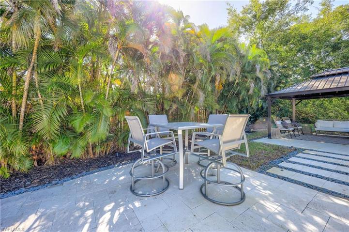 300  Country Club  DR, Naples, FL 34110