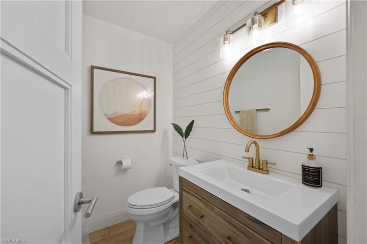 300  Country Club  DR, Naples, FL 34110