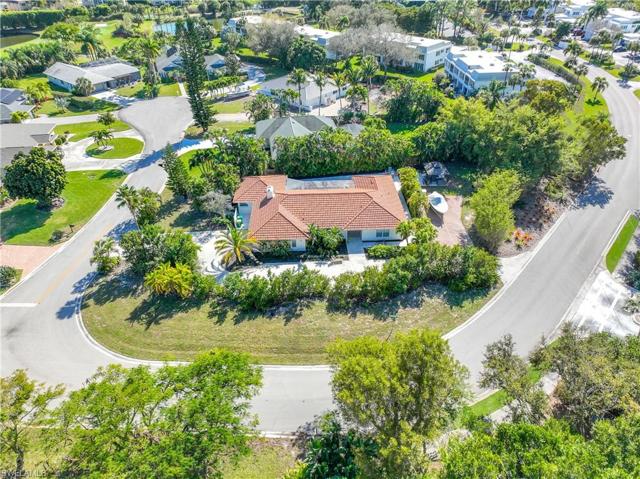 300  Country Club  DR, Naples, FL 34110