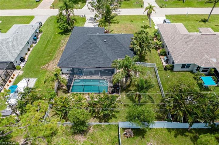 812 SW 13th  AVE, Cape Coral, FL 33991