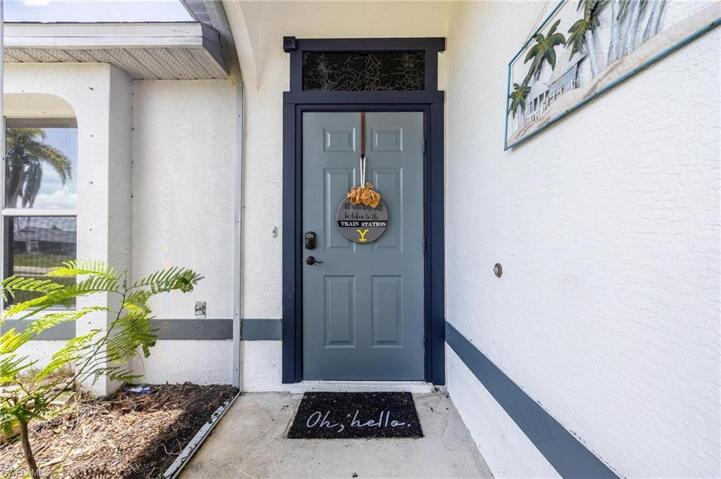 812 SW 13th  AVE, Cape Coral, FL 33991