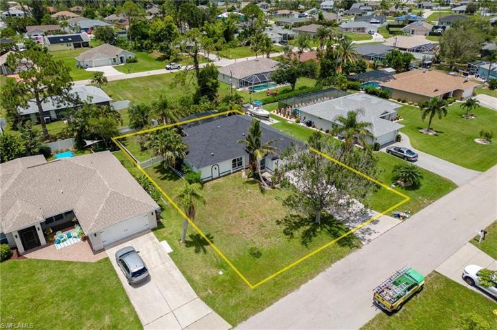 812 SW 13th  AVE, Cape Coral, FL 33991