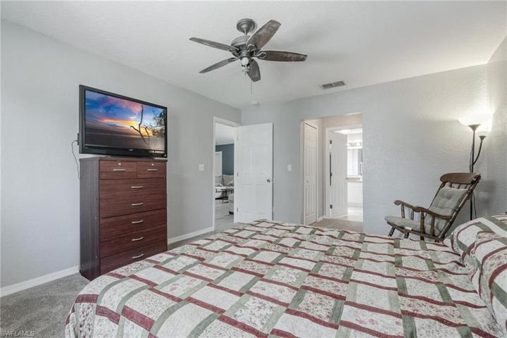 812 SW 13th  AVE, Cape Coral, FL 33991