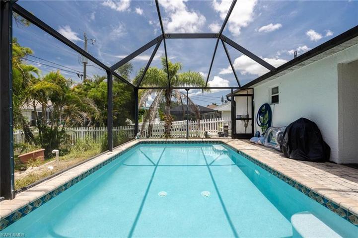 812 SW 13th  AVE, Cape Coral, FL 33991