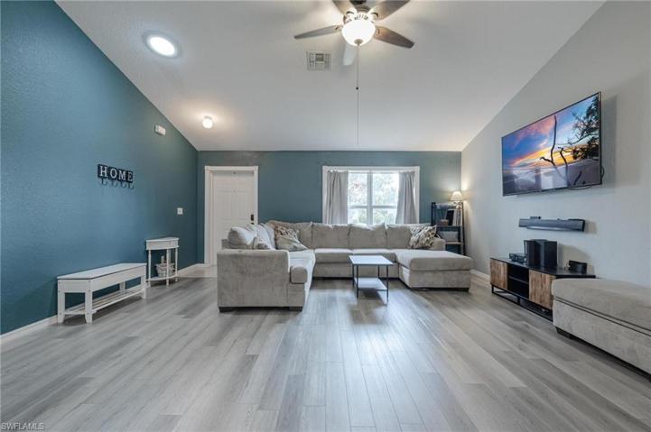 812 SW 13th  AVE, Cape Coral, FL 33991