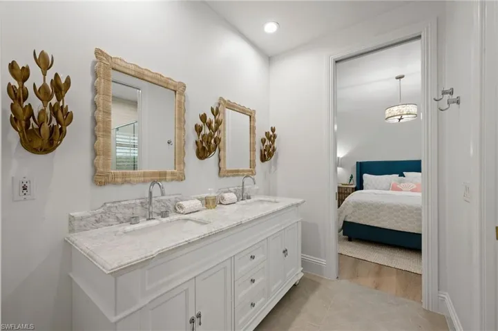 9833 Clear Lake Cir, Naples, Florida 34109