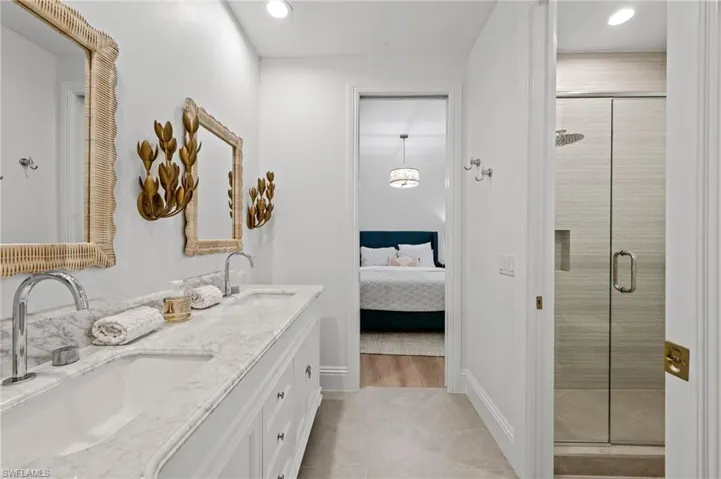 9833 Clear Lake Cir, Naples, Florida 34109
