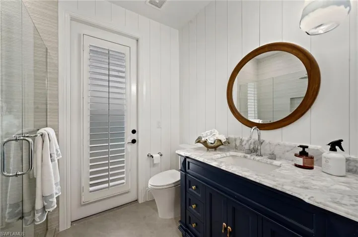 9833 Clear Lake Cir, Naples, Florida 34109