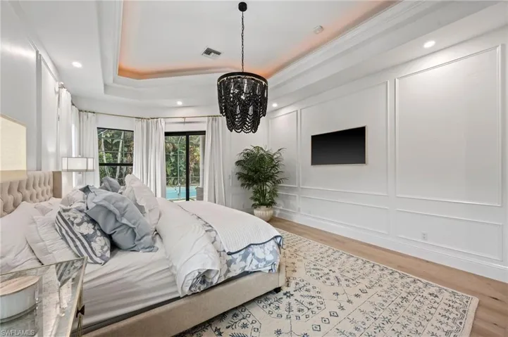 9833 Clear Lake Cir, Naples, Florida 34109
