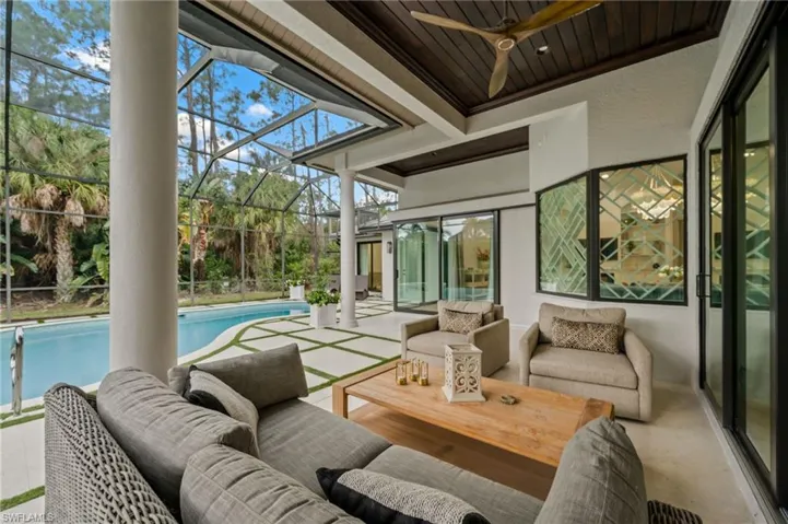 9833 Clear Lake Cir, Naples, Florida 34109