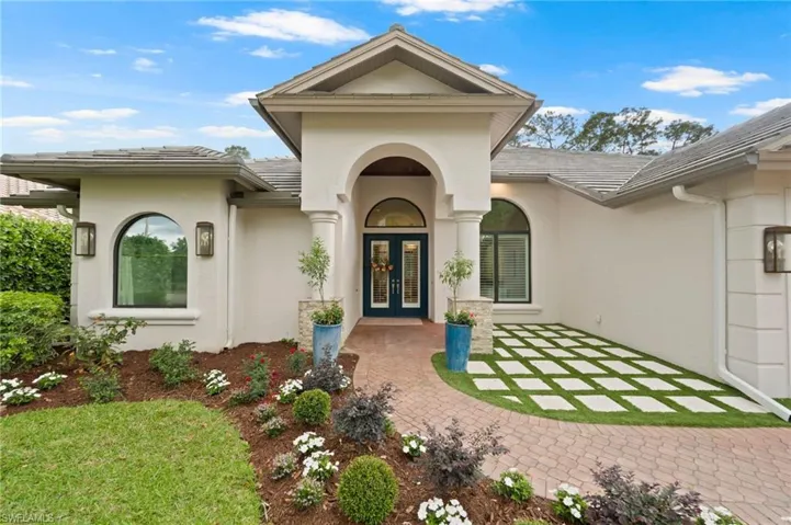 9833 Clear Lake Cir, Naples, Florida 34109