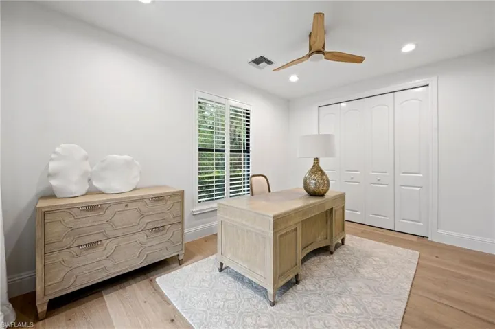 9833 Clear Lake Cir, Naples, Florida 34109
